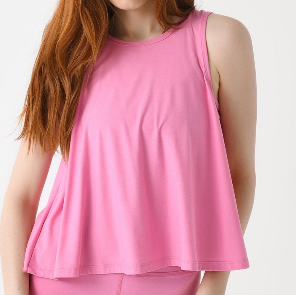 BEYOND YOGA Women's Featherweight Flutter Tank Top High Back Shirt